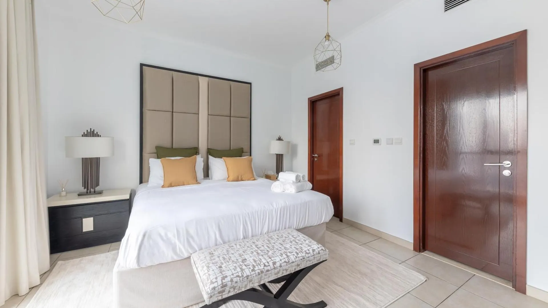 Burj And Fountain View 3Br Plus Maids Дубай Апартаменты