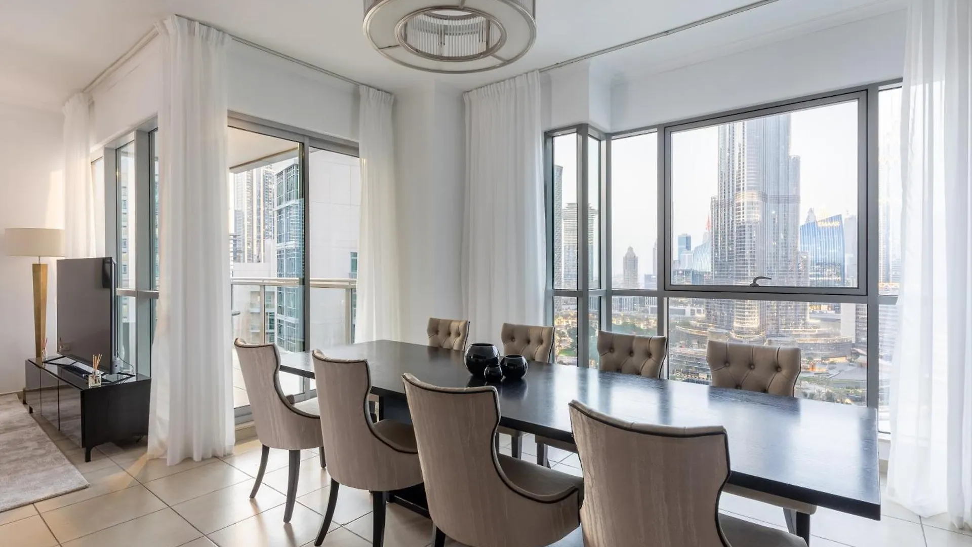 Burj And Fountain View 3Br Plus Maids Dubai Apartment
