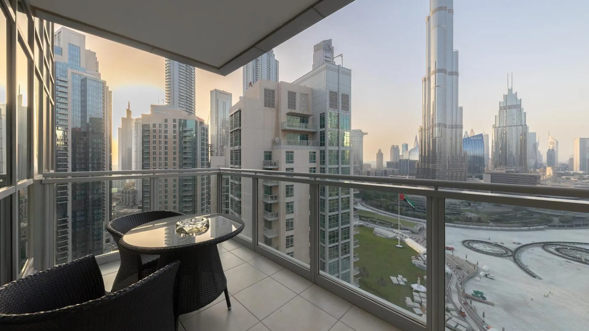 Apartment Burj And Fountain View 3Br Plus Maids Dubai